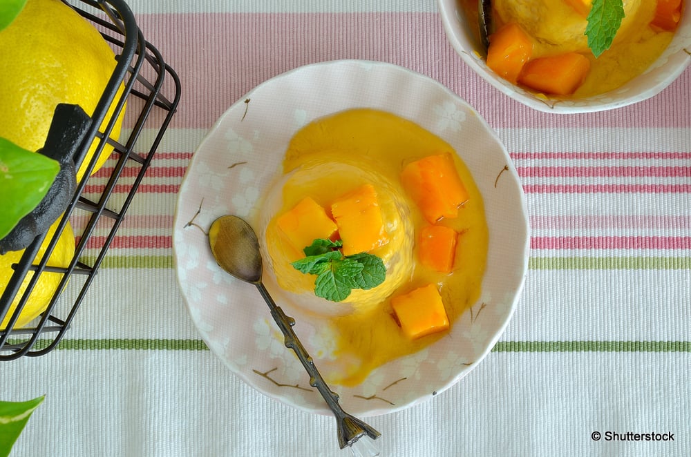 Tapioca au lait de coco et coulis de mangue