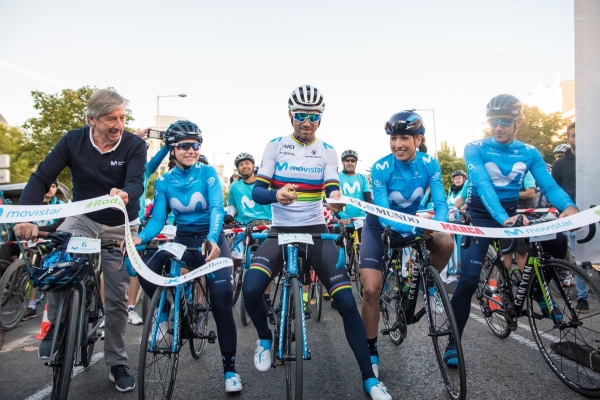 Alejandro Valverde avec le maillot de champion du monde (crédit photo Team Movistar)